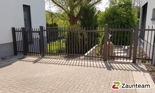 Palisaden Aluzaun einbetoniert wurde in Leipzig von Zaunteam Leipzig, Leipzig im Jahr 2022 erstellt.