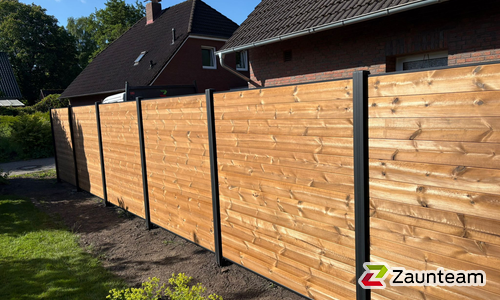 Holz Sichtschutz wurde in Aurich von Zaunteam Ostfriesland, Südbrookmerland im Jahr 2026 erstellt.