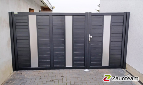 Aluminium Sichtschutztor 2-flüglig wurde in Coswig von Zaunteam Fläming, Coswig im Jahr 2022 erstellt.