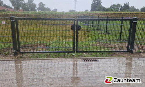 Doppelstabmattentor 2-flüglig wurde in Großheide von Zaunteam Ostfriesland, Südbrookmerland im Jahr 2026 erstellt.
