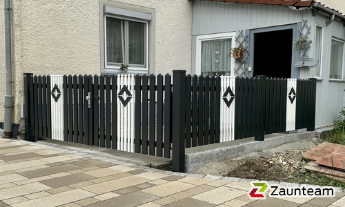 Classic Aluzaun RAL Standardfarbe / Aluminiumpfosten vierkant RAL Standardfarbe einbetoniert wurde in Unlingen von Zaunteam Oberschwaben, Obermarchtal im Jahr 2024 erstellt.