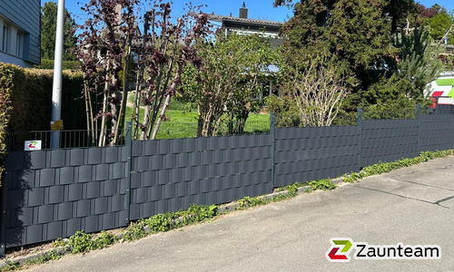 Flechtfix Vario Sichtschutz RAL Standardfarben wurde in Menziken von Zaunteam Aargau, Egliswil im Jahr 2026 erstellt.