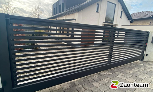 Schiebetor Aluminium wurde in Sundern von Zaunteam Sauerland, Neuenrade im Jahr 2020 erstellt.