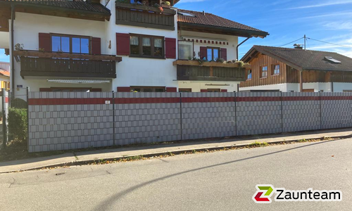 Flechtfix Vario Sichtschutz RAL Standardfarben wurde in Sonthofen von Zaunteam Allgäu, Bad Hindelang - Unterjoch im Jahr 2022 erstellt.