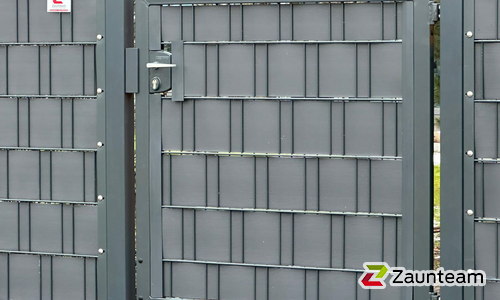 Flechtsichtschutztor 1-flüglig wurde in Lutherstadt Wittenberg von Zaunteam Fläming, Coswig im Jahr 2026 erstellt.