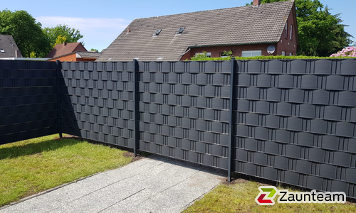 Flechtfix Vario Sichtschutz RAL Standardfarben wurde in Ruttel von Zaunteam Friesische-Wehde, Zetel im Jahr 2022 erstellt.