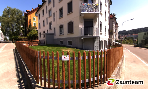 Palisaden mit T-Stahlpfosten verzinkt in Aussparung wurde in St. Gallen von Zaunteam Appenzellerland, Wasserauen im Jahr 2023 erstellt.