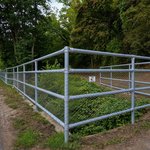 Rohrzaun verzinkt einbetoniert wurde in Eichenbühl von Zaunteam Westfranken, Eichenbühl im Jahr 2026 erstellt.