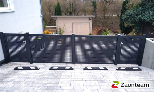 Décor Perfor Aluzaun einbetoniert wurde in Rennningen von Zaunteam Pforzheim, Neuhausen im Jahr 2023 erstellt.