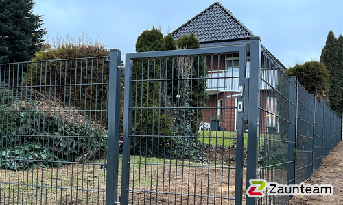 Doppelstabmattentor 1-flüglig wurde in Melle von Zaunteam Osnabrücker Land, Belm im Jahr 2022 erstellt.