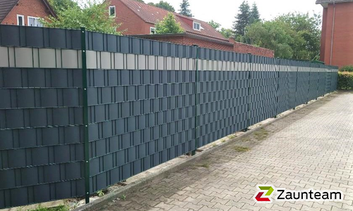 Flechtfix Vario Sichtschutz RAL Standardfarben wurde in Leer von Zaunteam Emsland, Rastdorf im Jahr 2022 erstellt.