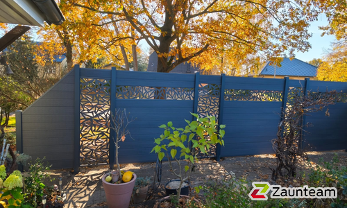 System WPC Sichtschutz, Platinum mit Alupfosten einbetoniert wurde in Gehrden von Zaunteam Fläming, Coswig im Jahr 2025 erstellt.