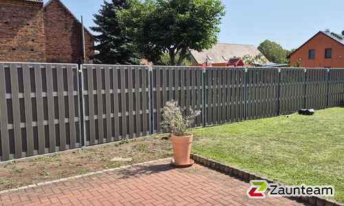 WPC Sichtschutz Diverse wurde in Oranienbaum-Wörlitz von Zaunteam Fläming, Coswig im Jahr 2025 erstellt.