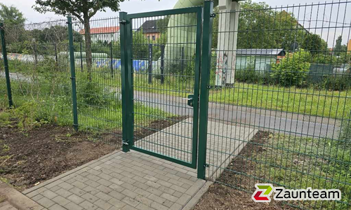 Doppelstabmattentor 1-flüglig wurde in Halle von Zaunteam Halle, Halle im Jahr 2024 erstellt.
