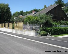 Dichtzaun wurde in Bassersdorf von Zaunteam Neftenbach, Neftenbach im Jahr 2011 erstellt.