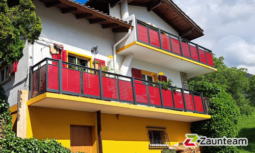 Geländer Aluminium diverse wurde in Brig von Zaunteam Wallis, Niedergesteln im Jahr 2024 erstellt.