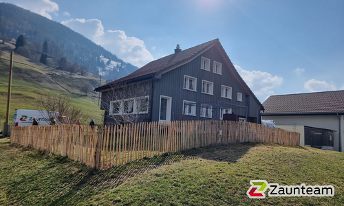 Kastanienzaun wurde in Alt St. Johann von Zaunteam Toggenburg, Ebnat-Kappel im Jahr 2026 erstellt.