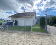 Diagonalgeflecht verzinkt mit Rohrpfosten verzinkt einbetoniert wurde in Appenzell von Zaunteam Appenzellerland, Wasserauen im Jahr 2024 erstellt.