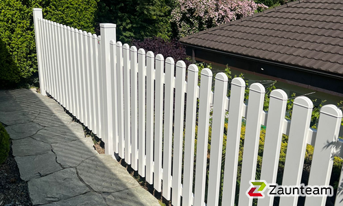 Classic Aluzaun RAL Standardfarbe / Aluminiumpfosten vierkant RAL Standardfarbe einbetoniert wurde in Oberwil-Lieli von Zaunteam Aargau, Egliswil im Jahr 2025 erstellt.