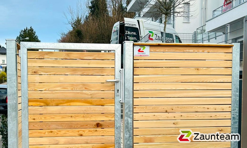 Holztor / Metall-Holztor wurde in Schwäbisch Gmünd von Zaunteam Fenzhöfe Oberwälden, Oberwälden im Jahr 2024 erstellt.
