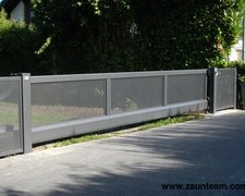 Schiebetor Aluminium wurde in Murten von Zaunteam Spahni AG, Laupen BE im Jahr 2012 erstellt.