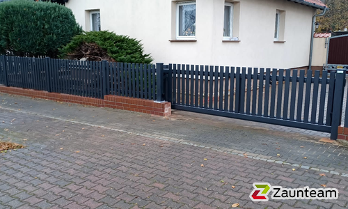 Schiebetor Aluminium wurde in Raguhn-Jeßnitz von Zaunteam Fläming, Coswig im Jahr 2021 erstellt.