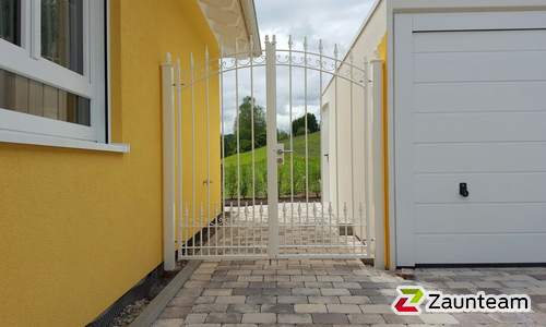 Klassikzauntor 2-flüglig wurde in Stühlingen von Zaunteam Granacher, Lauchringen im Jahr 2016 erstellt.