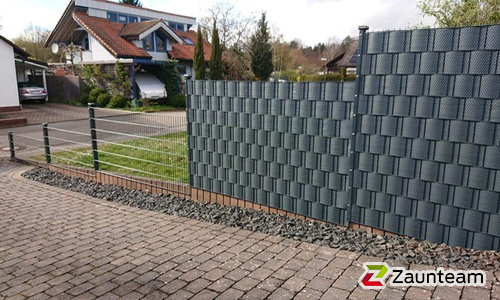 Flechtfix Vario Sichtschutz RAL Standardfarben wurde in Tiefenbronn von Zaunteam Pforzheim, Neuhausen im Jahr 2024 erstellt.