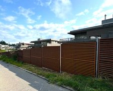 Schallschutzzaun Noistop Wood wurde in Maur von Zaunteam Zürich Oberland, Gutenswil im Jahr 2025 erstellt.