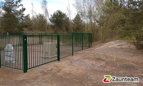 Secure Stabgitterzaun Standardfarbe / Pfosten 60x60 Standardfarbe blind Montage wurde in Muldestausee OT Rösa von Zaunteam Fläming, Coswig im Jahr 2023 erstellt.