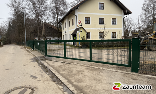 Doppelstabmattentor 2-flüglig wurde in Herdweg von Zaunteam München-Ost, Forstinning im Jahr 2025 erstellt.