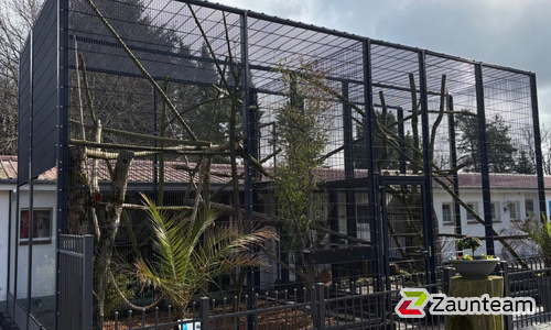 Voliere / Metallpfosten wurde in Rechtsupweg von Zaunteam Ostfriesland, Südbrookmerland im Jahr 2026 erstellt.