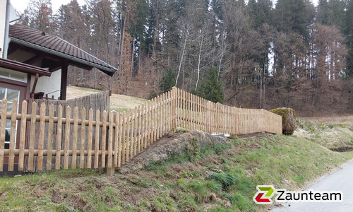 Palisadenzaun, weitere Modelle wurde in Kirchbichl von Zaunteam Tirol Unterland, Schwoich im Jahr 2026 erstellt.