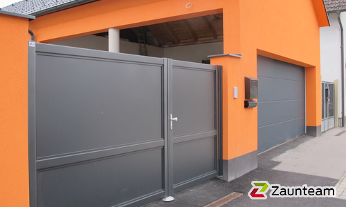 Aluminium Sichtschutztor 2-flüglig wurde in Birkenfeld von Zaunteam Pforzheim, Neuhausen im Jahr 2020 erstellt.