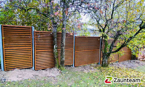 Schallschutzzaun Noistop Wood wurde in Kollbrunn von Zaunteam Neftenbach, Neftenbach im Jahr 2020 erstellt.