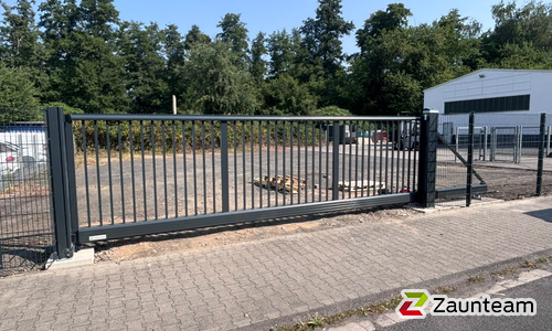 Schiebetor Aluminium wurde in Langenselbold  von Zaunteam Main-Kinzig, Langenselbold im Jahr 2026 erstellt.