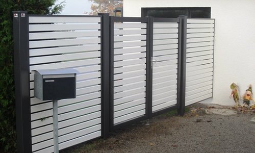 Aluminium Sichtschutz wurde in Wängi von Zaunteam Thurgau AG, Felben im Jahr 2013 erstellt.