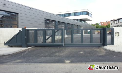 Schiebetor Aluminium wurde in Vaihingen/Enz von Zaunteam Neckar-Enz, Sachsenheim im Jahr 2014 erstellt.