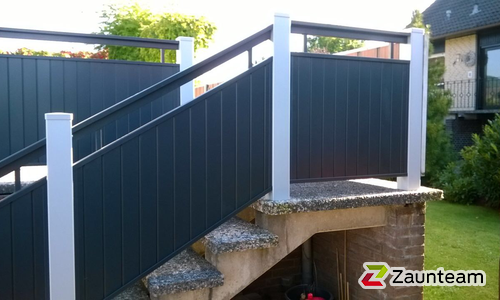 Aluminium Geländer Classic mit Aluminiumpfosten vierkant RAL Standardfarbe Aufsatzmontage wurde in Salzhemmendorf von Zaunteam Weser-Leine, Salzhemmendorf im Jahr 2017 erstellt.