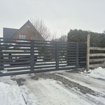 Schiebetor Aluminium wurde in Rastede von Zaunteam Friesische-Wehde, Zetel im Jahr 2026 erstellt.
