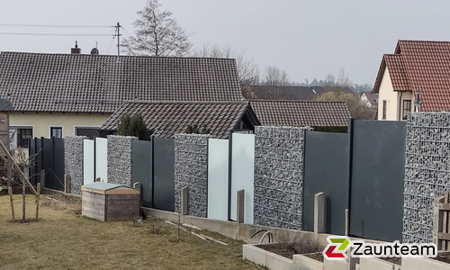 Gabionen Kombination wurde in Haunswies von Zaunteam Schwaben-Nord, Todtenweis im Jahr 2022 erstellt.
