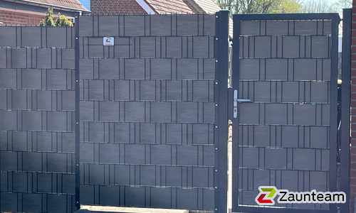 Flechtsichtschutztor 2-flüglig wurde in Rheine von Zaunteam Ems-Vechte, Lingen im Jahr 2025 erstellt.