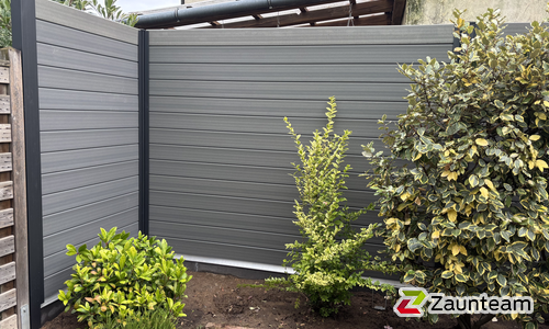 WPC-Lärmschutz wurde in Klein-Auheim von Zaunteam Main-Kinzig, Langenselbold im Jahr 2025 erstellt.