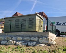 Doppelstabmatten leicht feuerverzinkt und grün beschichtet mit Pfosten Vario mit Fussplatte wurde in Waisenegg  von Zaunteam Oststeiermark, Grafendorf bei Hartberg im Jahr 2026 erstellt.
