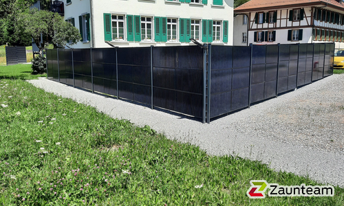 Solarzaun wurde in Rüti bei Riggisberg von Zaunteam Kiesen, Kiesen im Jahr 2023 erstellt.