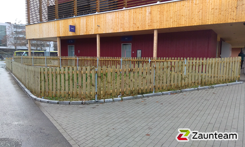 Staketenzaun, weitere Modelle wurde in Bregenz von Zaunteam Vorarlberg, Dornbirn im Jahr 2025 erstellt.