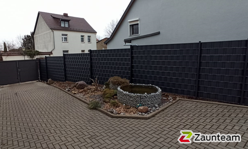 Flechtfix Vario Sichtschutz RAL Standardfarben wurde in Sandersdorf von Zaunteam Fläming, Coswig im Jahr 2021 erstellt.