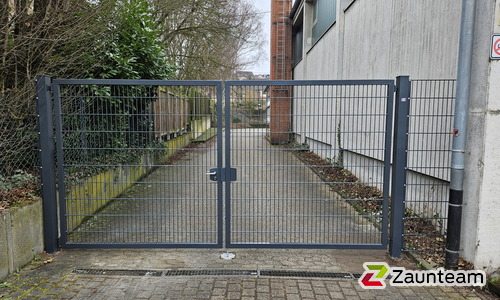Doppelstabmattentor 2-flüglig wurde in Waldöckelheim von Zaunteam Hunsrück-Nahe, Bad Kreuznach im Jahr 2024 erstellt.