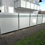 Alu Varioprofil Rhombus 160, Aluminiumpfosten vierkant 85 x 85 mm einbetoniert wurde in Bad Kissingen von Zaunteam Main-Rhön, Euerdorf im Jahr 2025 erstellt.