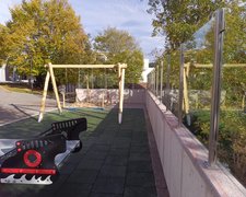 Glas Geländer wurde in Russion von Zaunteam Zürich Oberland, Gutenswil im Jahr 2026 erstellt.